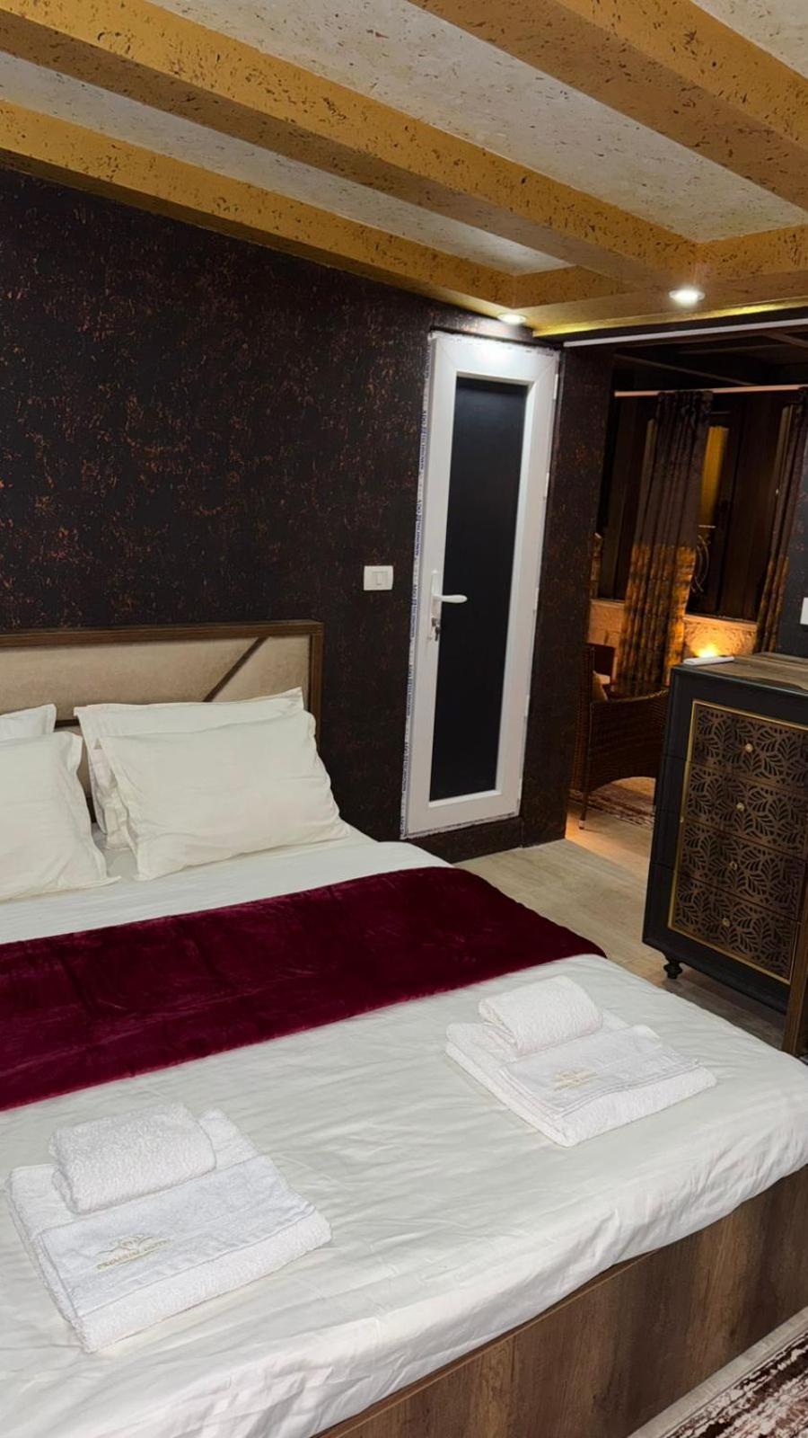 Hotel Premium Приштина Экстерьер фото
